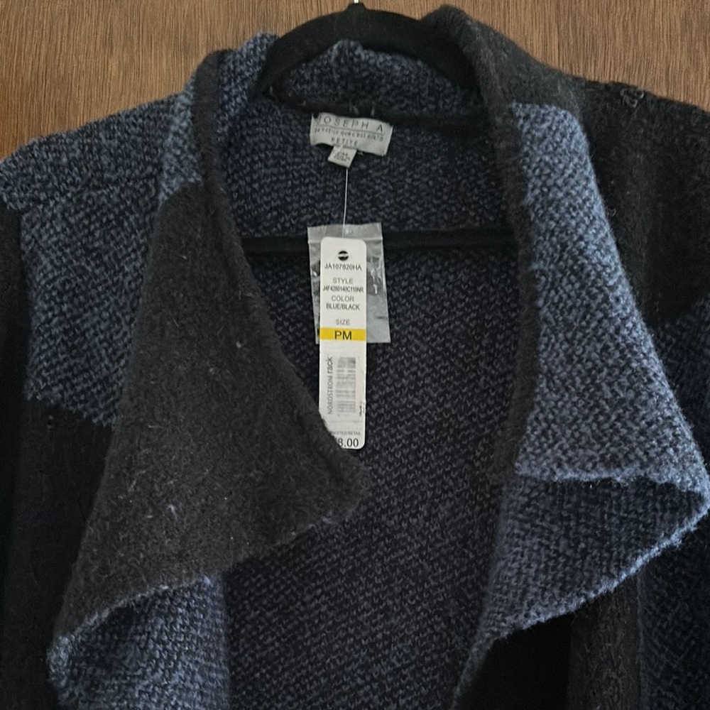 Joseph A Black and Gray Textured Knit Cape